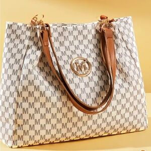 Designer Styled Tote Bag M Hardware NEW